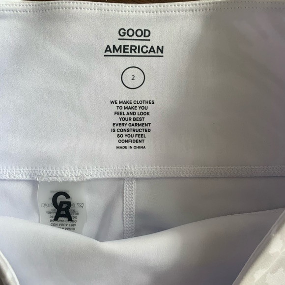 GOOD AMERICAN metallic bike short - Picture 7 of 7